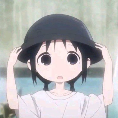老人烧杨絮险些点着全村